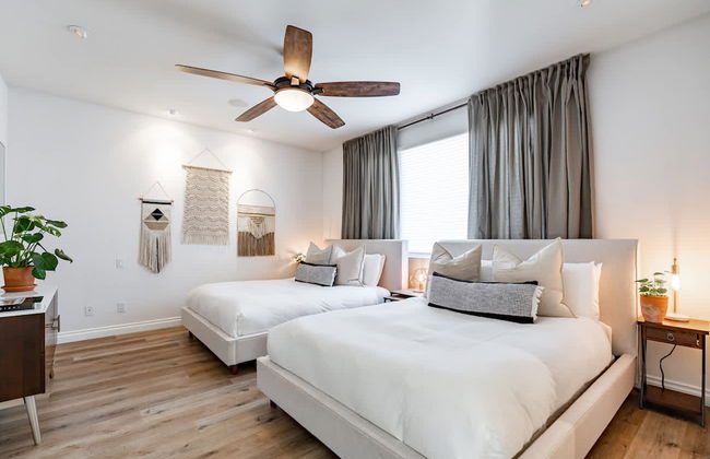 Your Home in San Diego - Two-car Garage - Foto 26