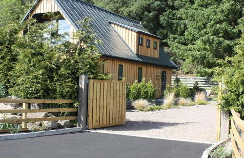 Larchwood Lodge - Photo 2