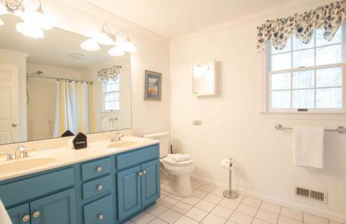 Home w outdoor spaces near Long Pond - Foto 19