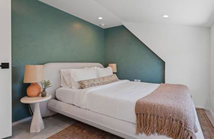 Sleeps 32 Private Compound w Putting Green Bouldin Collective by AvantStay - Foto 61