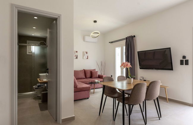 Parikia's Urban Oasis - Photo 30