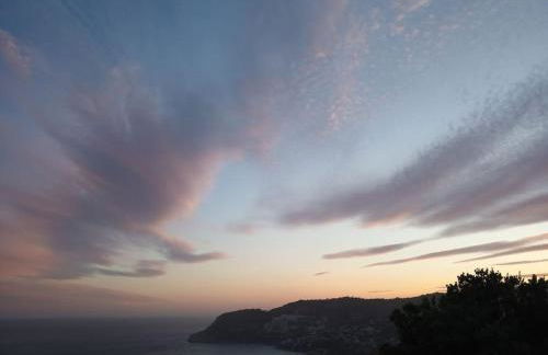 Between Beach & Center - Photo 14