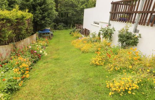 Charlecote House - Photo 23