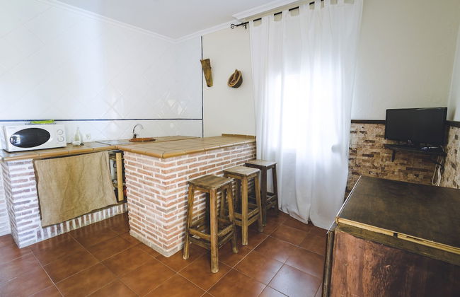 El Rancho - Photo 18