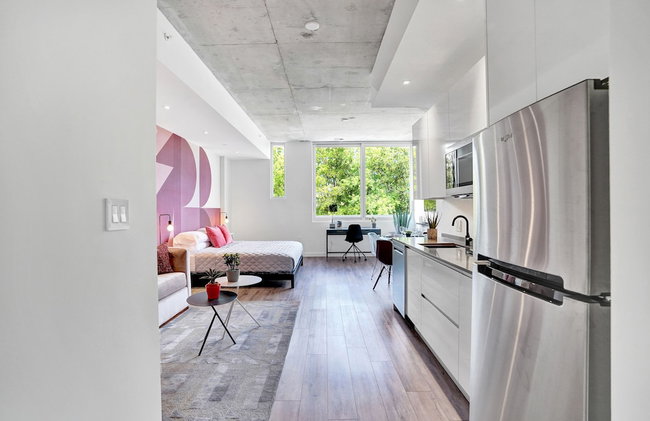 Design District Suites - Photo 29