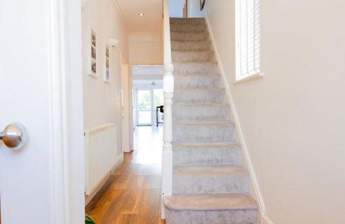 Charming Getaway - 3BR Home in the Heart of Chester - Photo 24