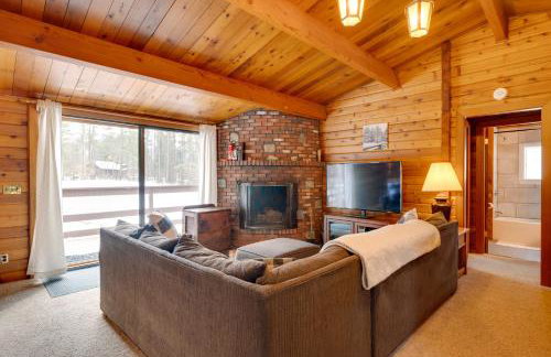Hike & Ski: Cabin w/ Fireplace in Franconia! - Foto 1