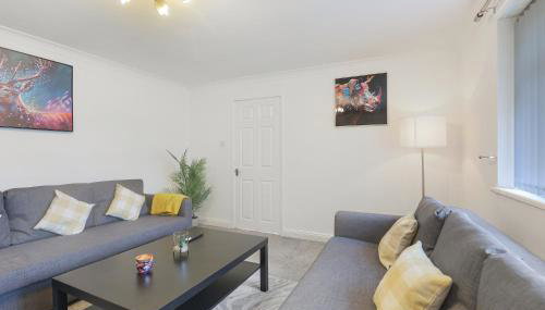 Spacious 4 Bedroom House with Parking - Foto 3