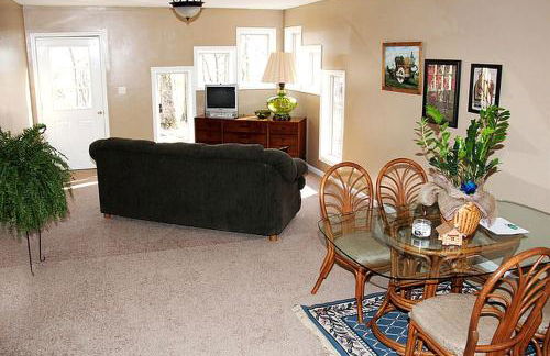 Fully Furnished Cabin Rental with Fire Pit near Cherokee National Forest - Foto 2