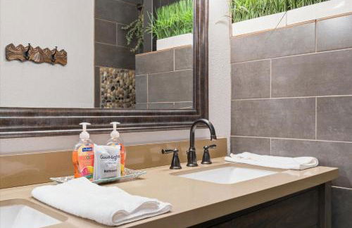 Windchime - Multiple Patios - Mins to Old Town - Foto 29