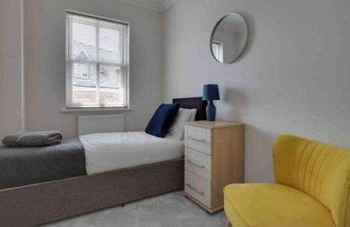 Elizabeth II Five Bedroom Spacious Home - Foto 32