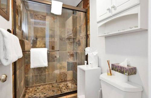 Apres Chalet Retreat~ Hot Tub~ Relax Away Cottage~ - Foto 18