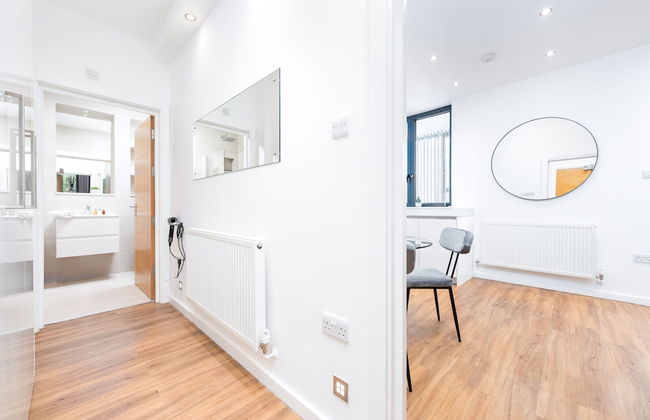 Modern Kingston Home Close to Hampton Court Palace by Underthedoormat - Foto 26