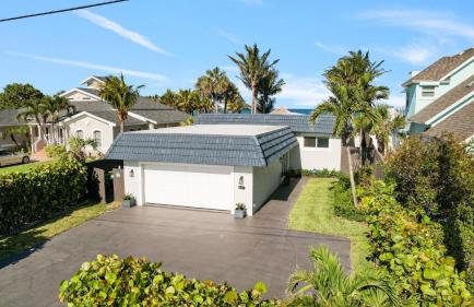 Oceanfront Cocoa Beach Vacation Home Private Beach, Tiki Bar & Family Fun - Foto 43