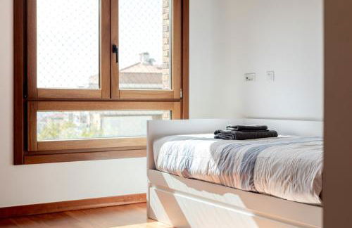 Modern 2 bedroom apt 20 min from city center - Foto 13