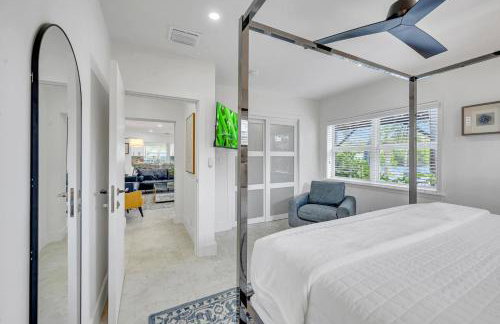 180 of Waterfront Heated Pool Walk To Beach Paradise Point Key RESIDENCES - Foto 25