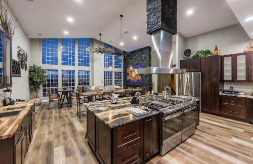 Lynx Lake Lux 6-BR HouseSleeps 22Hot TubGame Rm - Foto 7