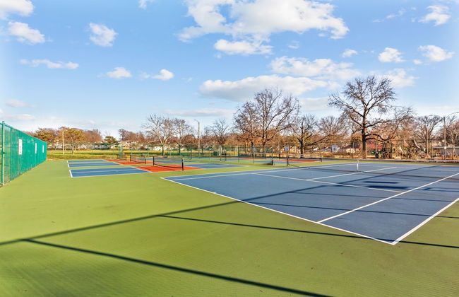 Metropolitan Escape I JZ Vacation Rentals - Photo 22