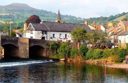 2 bed period cottage sleeps 4 in central Crickhowell - Photo 13