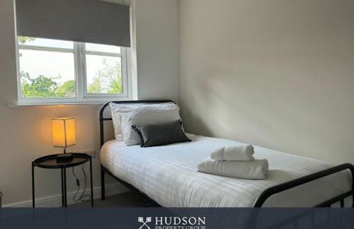 Spacious Townhouse with Garden - Photo 4