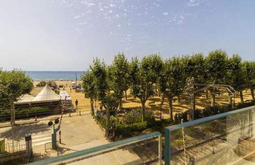 Seafront Apartment in Calella with Beach Access - Photo 41