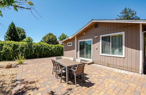 Charming Sonoma Cottage 2BD and 2BA Close to Plaza - Foto 42