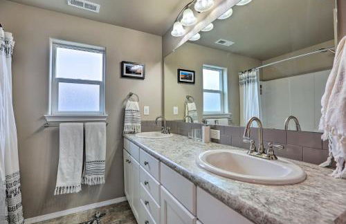 Chic Bend Home with Deck Less Than 3 Mi to Downtown! - Foto 14