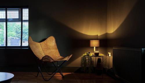 BOHOME moody 2 bed garden cottage Macclesfield centre - Foto 1