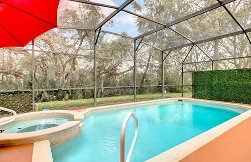 Spacious family home w pool & game room - Photo 94