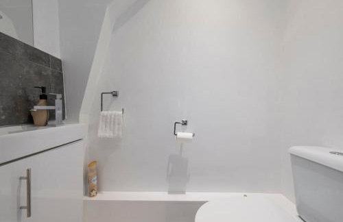 The Romford Oasis - Spacious 4 bedroom escape - Foto 47