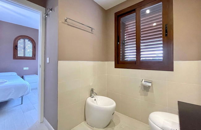 Sunlit Villa Near Golf - Foto 20