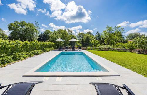 Charming Villa with Pool - Foto 14