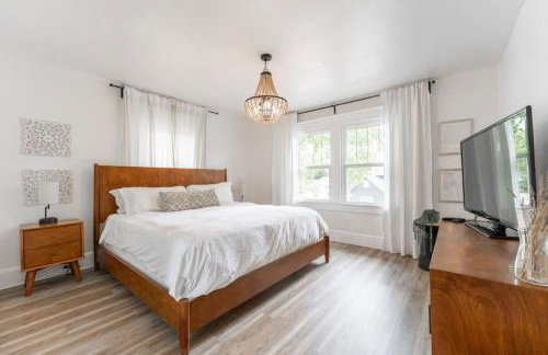 6 Bedroom Duplex Sleeps 14 Close to Lucas Downtown - Photo 5