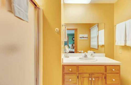 Secluded cabin on 10 acres - hot tub & game room! - Foto 31