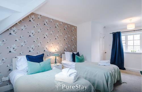 Stylish 4 Bedroom Home in Port Sunlight with 7 Beds Perfect for Business Bookings and Groups - Foto 8