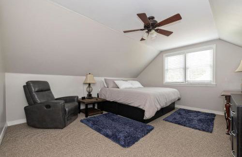 OPEN 4BR2BA Sleeps 8 Near Hwy Covered Deck - Foto 21