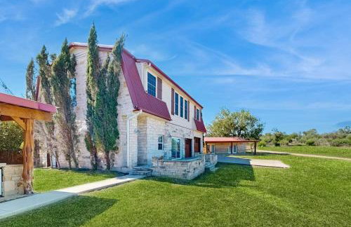 4-Bedroom Spacious Home with Guest House & Pool, Located on 9 Acres of Land - Foto 6