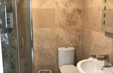 Lodge with Jacuzzi Hot Tub at The Waun Wyllt - Foto 7