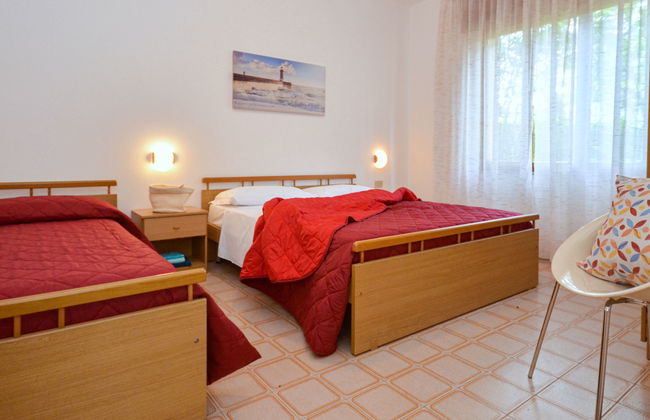 2 bedroom Apartment in Lignano Sabbiadoro - Photo 8