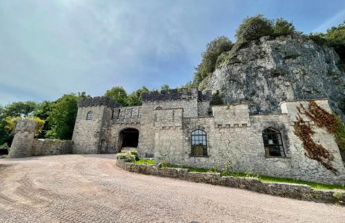 Tan-yr-Ogo Gate Lodge, Gwrych Castle - Foto 1