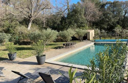 Studio cosy à Lagnes avec Piscine au milieu des oliviers - Foto 4