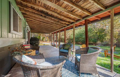 Big Yard Family Getaway - Pets OK - Grill and Hike - Foto 55