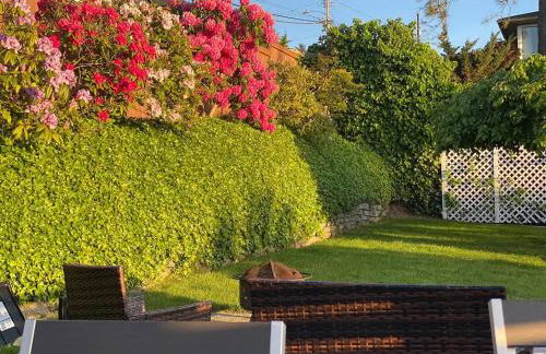 Garden Retreat • Deck Dining + Fire Pit - Foto 15