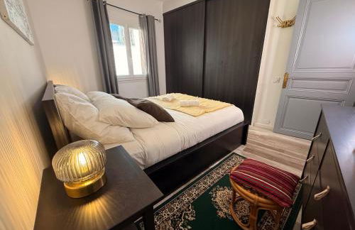 Le Peyrou - Elegant One-Bedroom Apartment for up to 4 Guests - Free Parking - Air Conditioning - Prime City Center Location - Foto 15