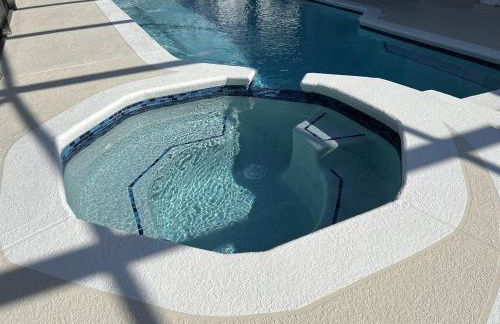 Magical Lakeview 4 Master Suites Pool Hot Tub BBQ Home Theater 2 Miles Disney - Foto 22