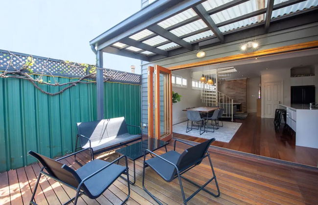 Renovated 3 Bedroom Family Home in Richmond With Parking - Foto 15