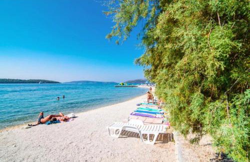 Villa Confido - Luxury 3BR Apartment with Private Pool near Trogir - Photo 31