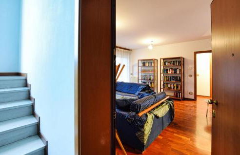 2 Bedroom Awesome Apartment In Sacile - Foto 10