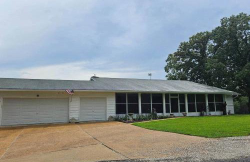 Spacious Cabin Retreat - Sleeps 12 -1hr from STL - Foto 2