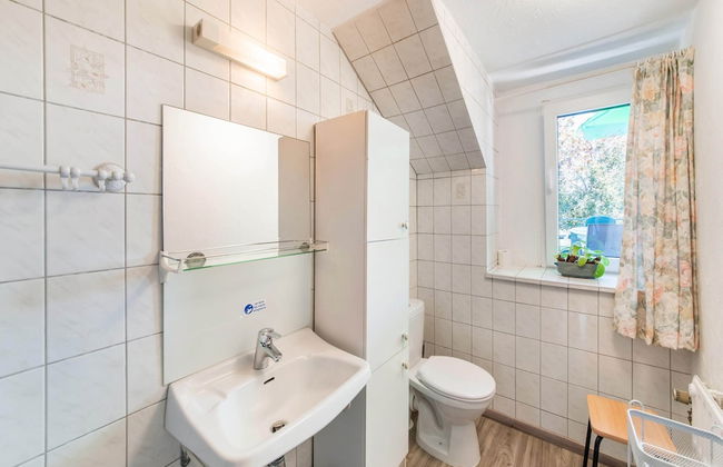 Pretty House in the Ardennes With Swimming Pool & Games Room - Photo 20